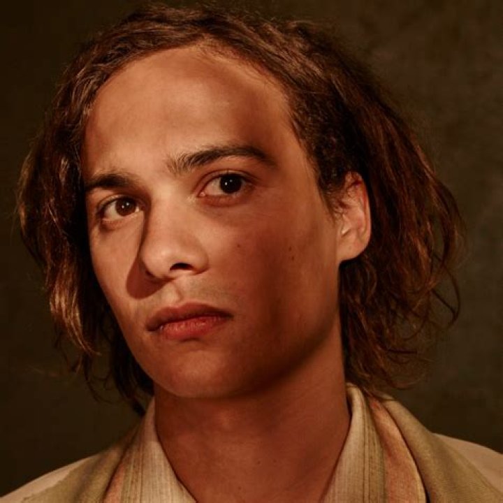 
All About British Actor Frank Dillane: Parents, Ethnicity, Height 
