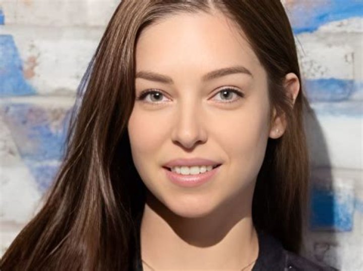 Gwen Brunelle Height, Weight, Net Worth, Age, Birthday, Wikipedia, Who, Nationality, Biography