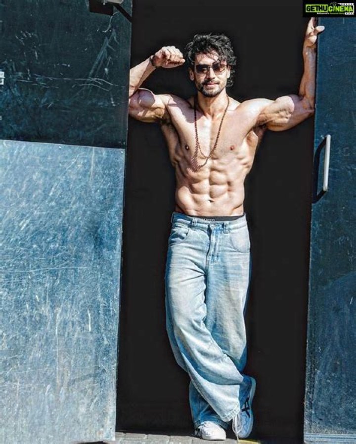 Sachin Shroff Height, Weight, Net Worth, Age, Birthday, Wikipedia, Who, Instagram, Biography