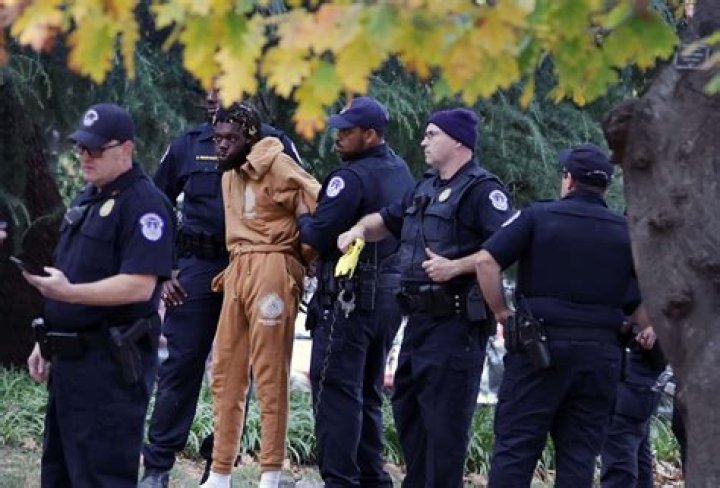 
Was Breonna Taylor A Criminal? Four Cops Charged And Aunt Arrested As Suspect After Her Death 